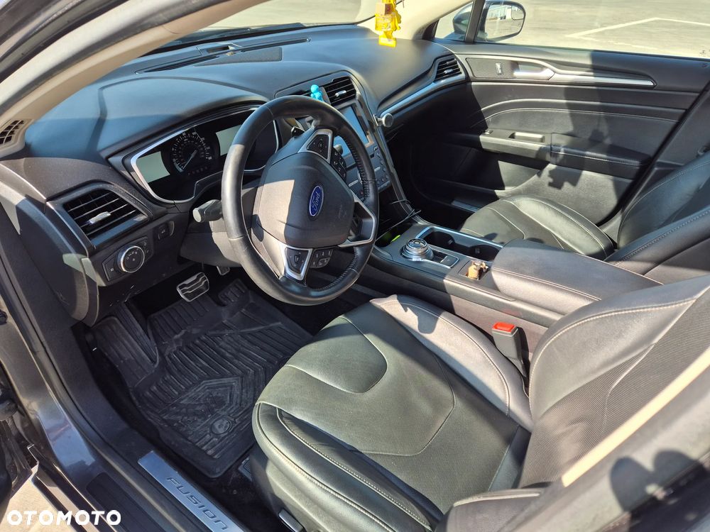Ford Fusion - 10