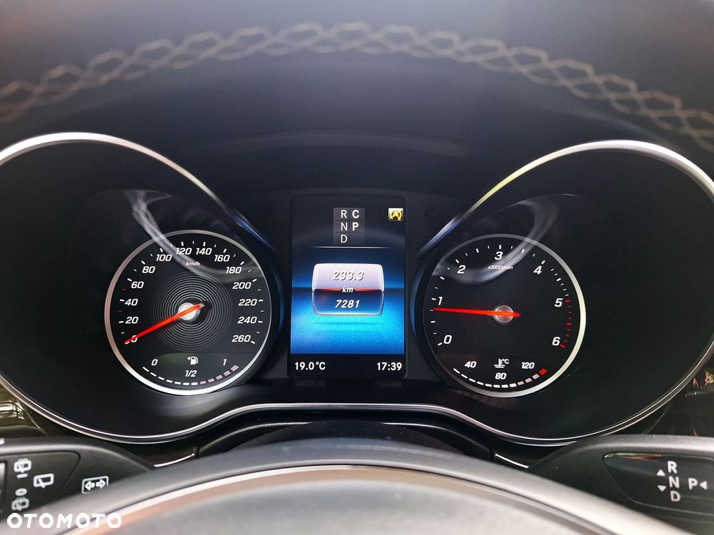 Mercedes-Benz Klasa V - 21