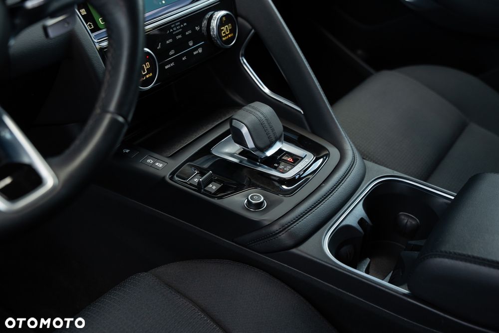 Jaguar E-Pace D165 AWD SE - 25