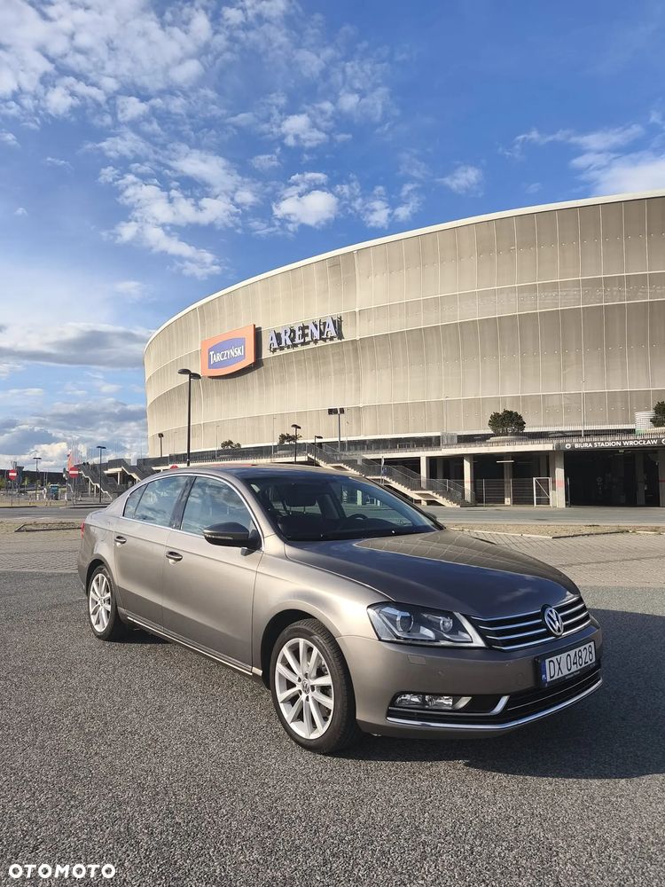 Volkswagen Passat 2.0 TDI DPF Highline - 12