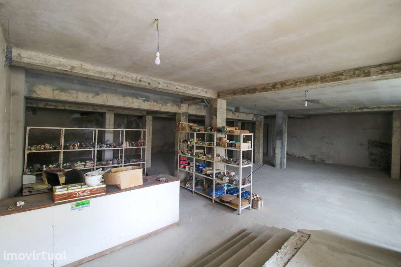 Armazém em Oliveira, Santo Tirso. - Grande imagem: 5/16