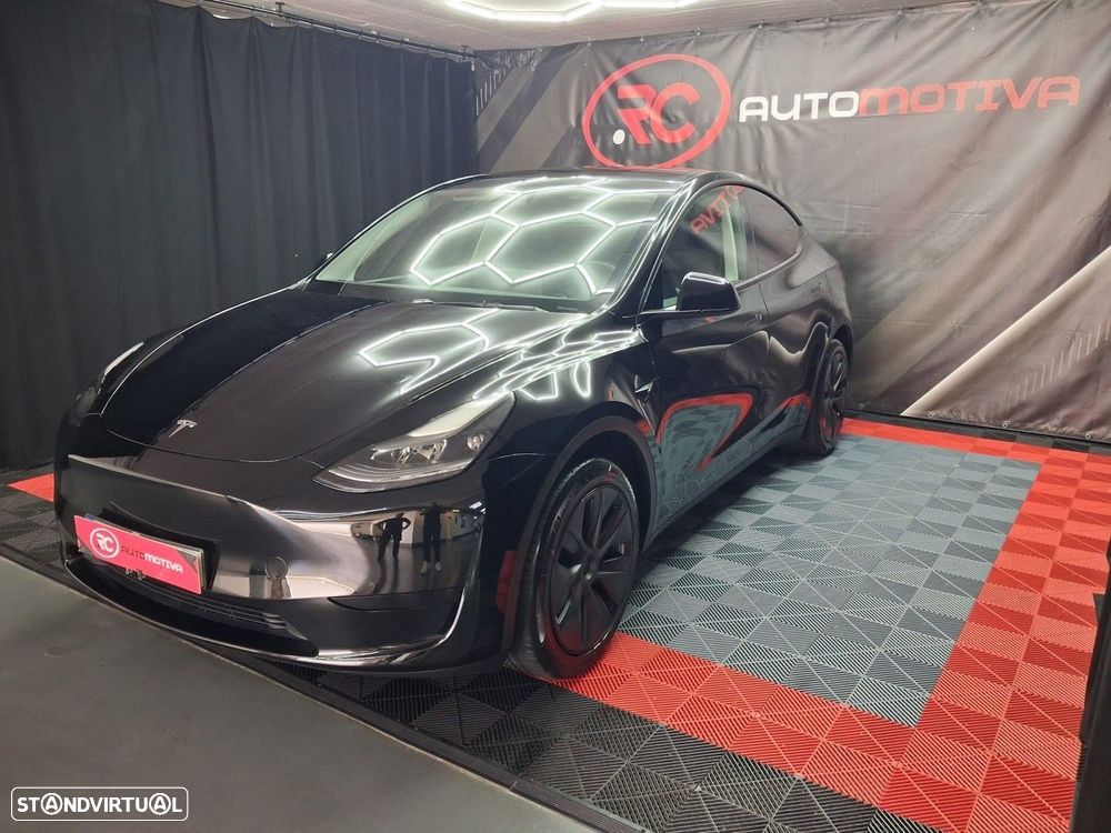 Tesla Model Y Long-Range RWD - 4