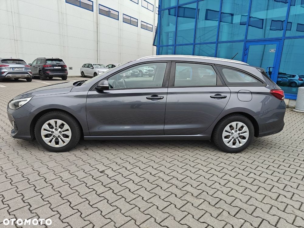 Hyundai i30 1.6 D Classic + - 4