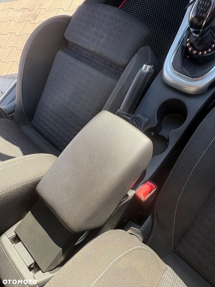 Opel Astra GTC 1.4 Turbo - 14
