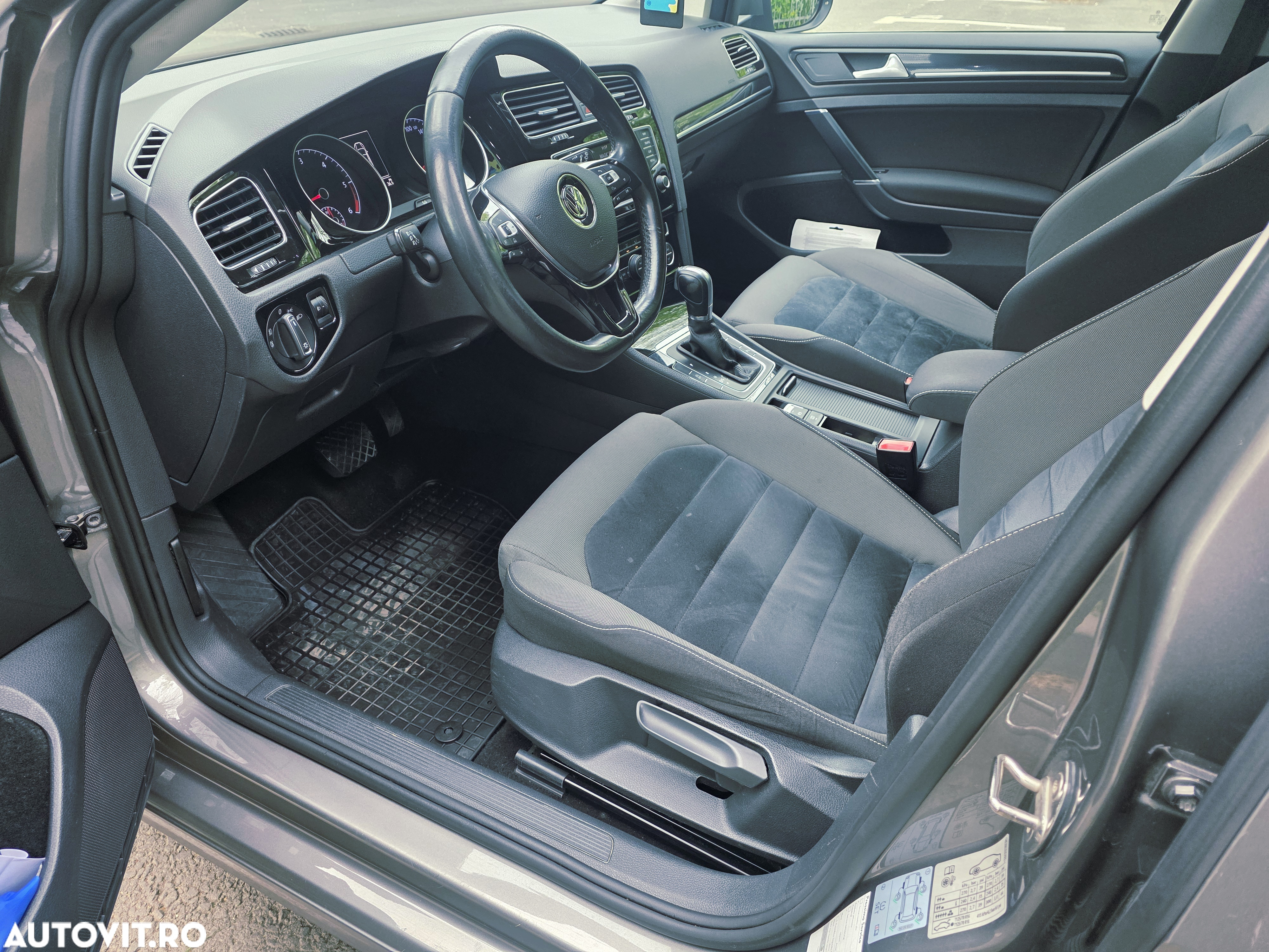 Volkswagen Golf 2.0 TDI DPF BMT DSG Comfortline - 21
