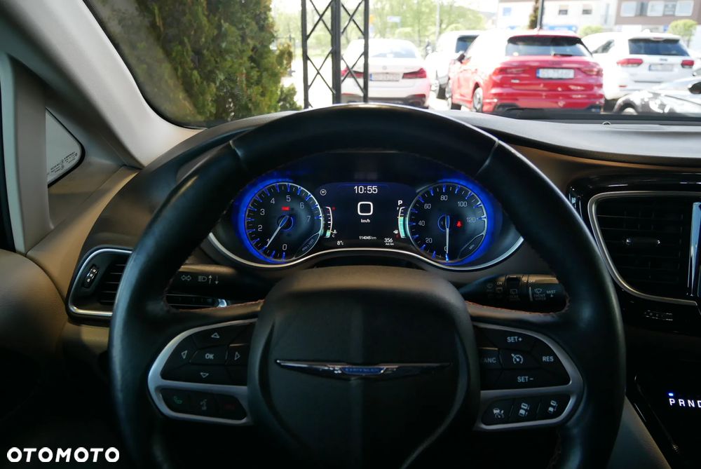 Chrysler Pacifica - 31