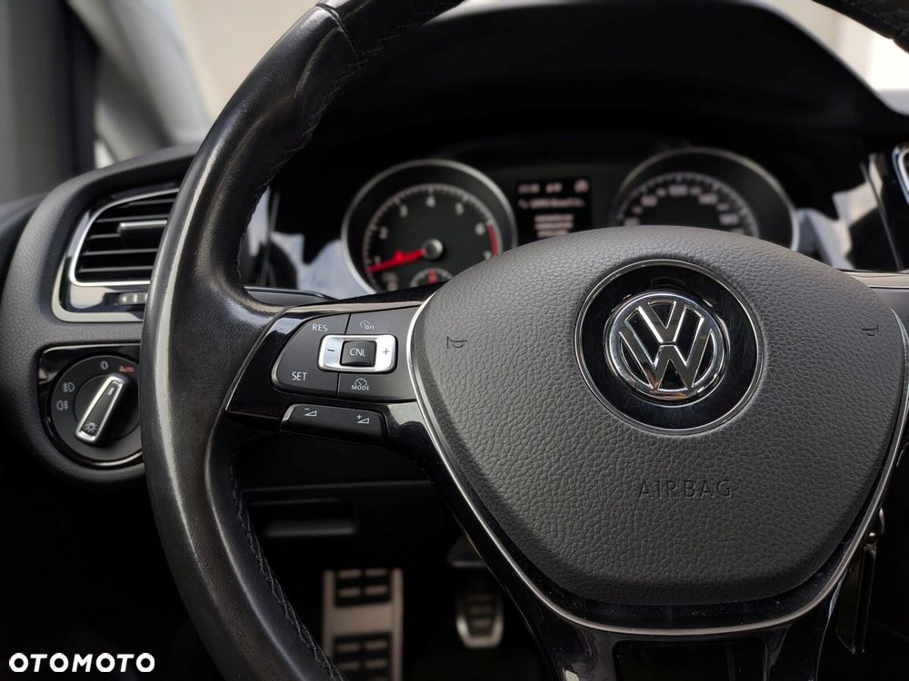 Volkswagen Golf 1.4 TSI BMT Highline - 18