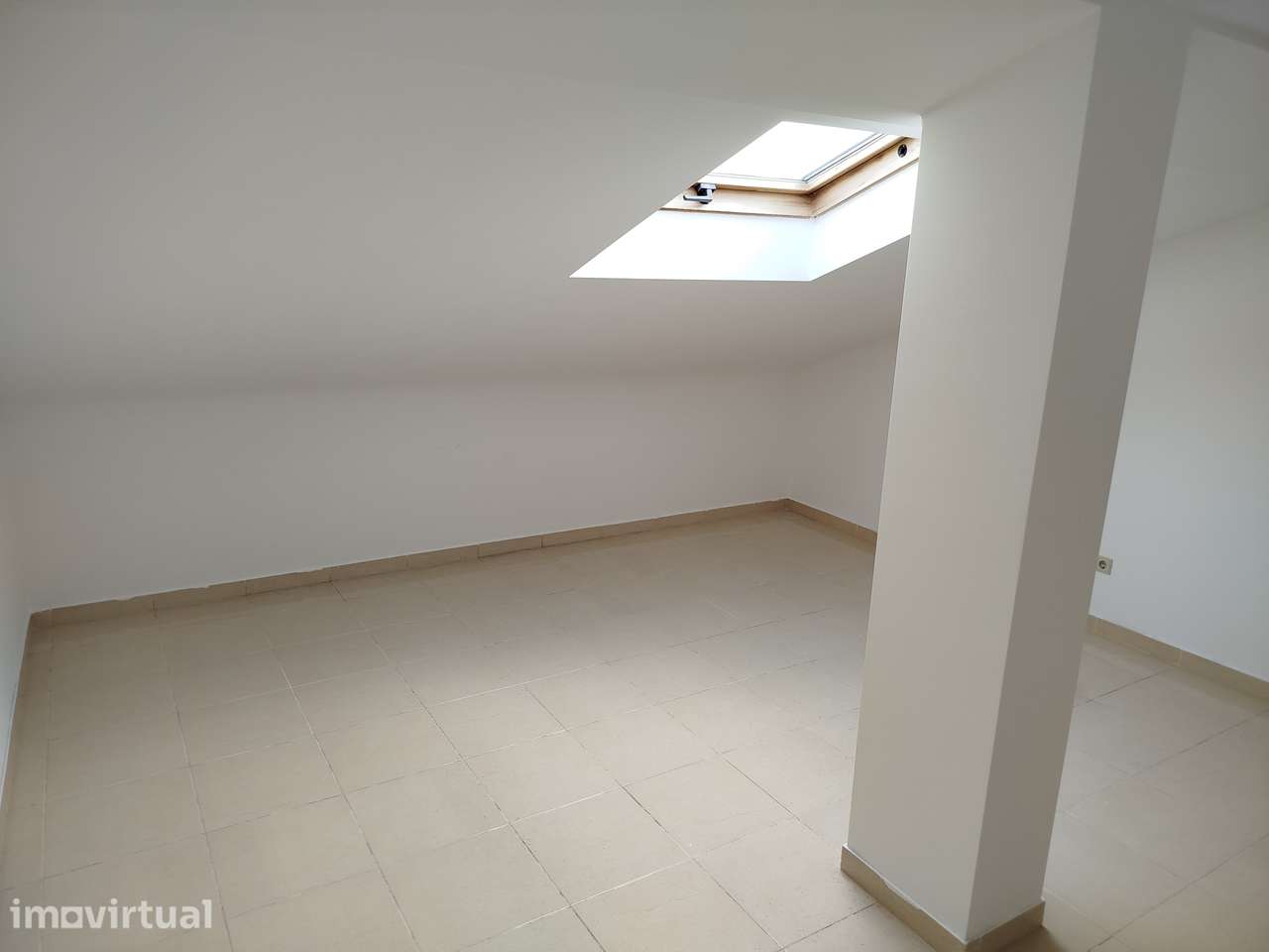 Arrecadação Marinha Grande 22m2 sem água nem luz - Grande imagem: 5/7