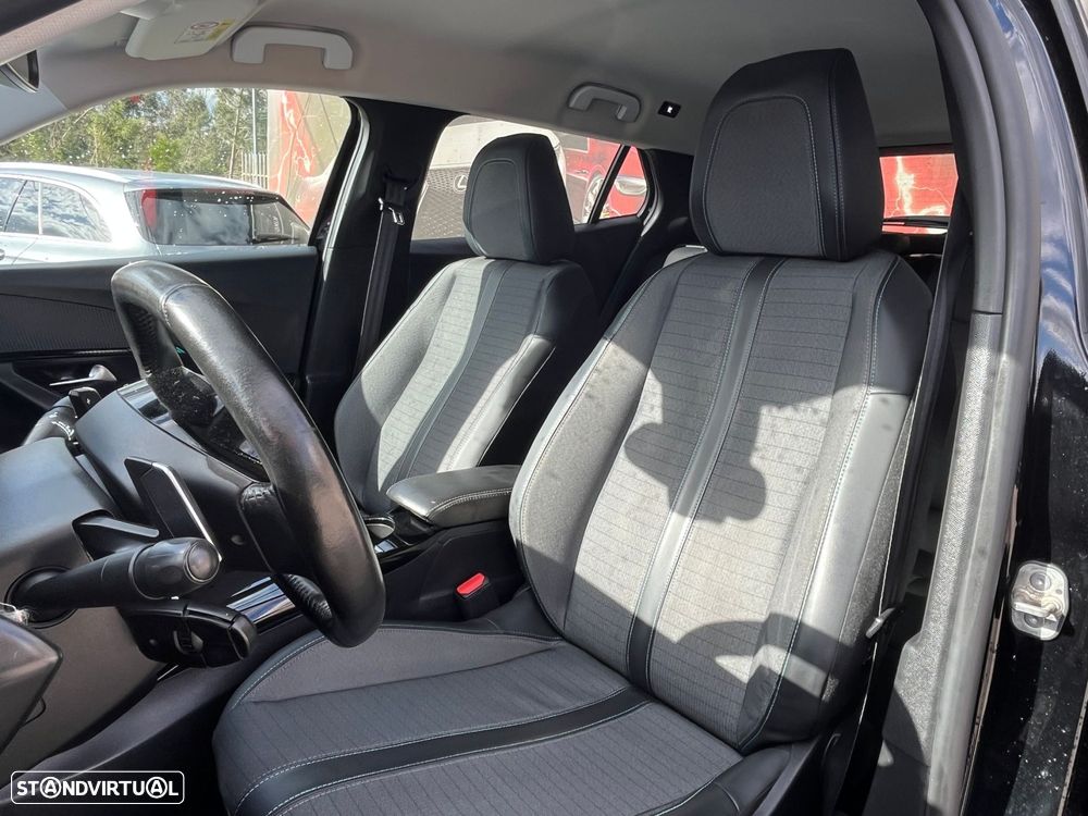 Peugeot 2008 BlueHDi 130 EAT8 Allure Pack - 15