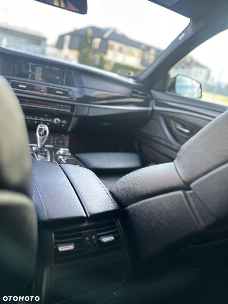BMW Seria 5 535d xDrive - 12