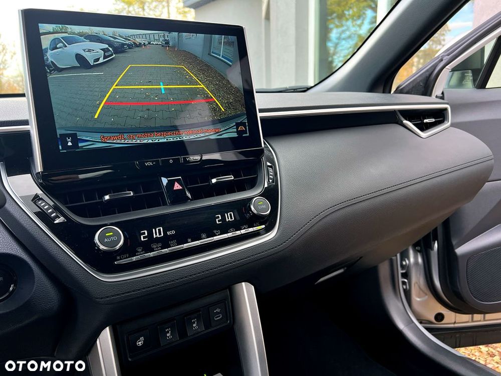 Toyota Corolla Cross - 12