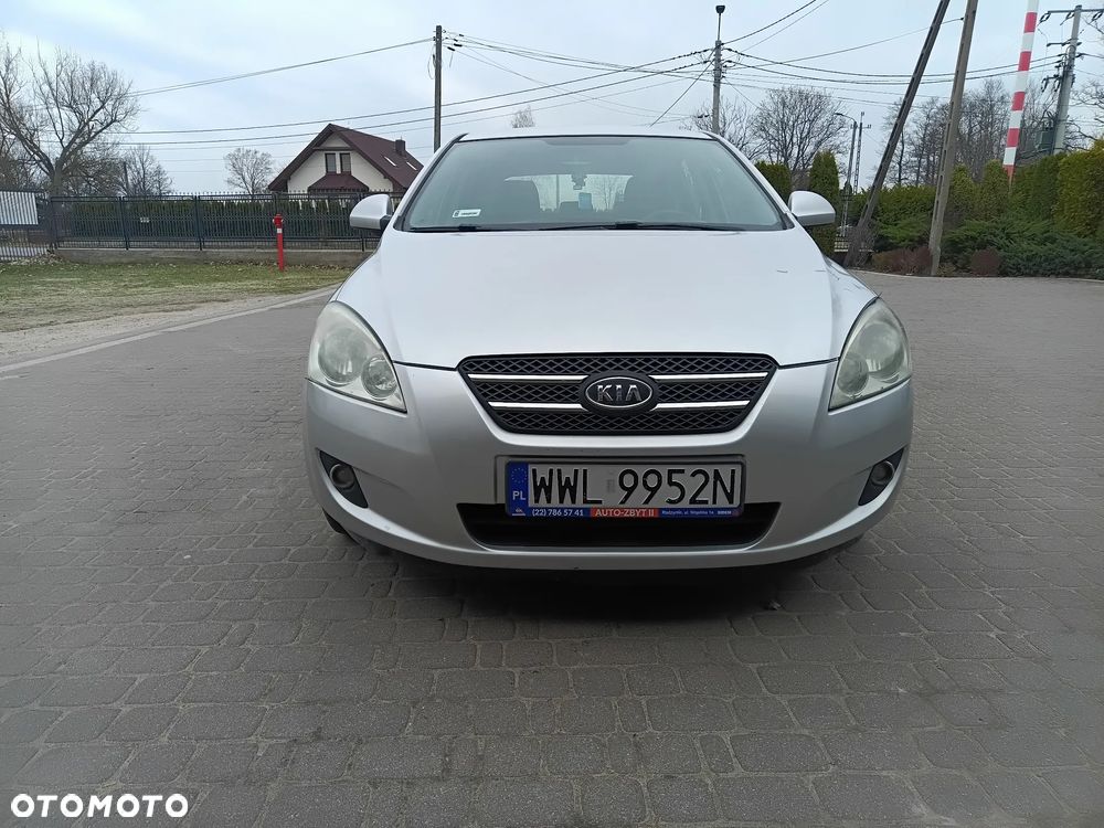 Kia Ceed 2.0 crdi Comfort + - 12