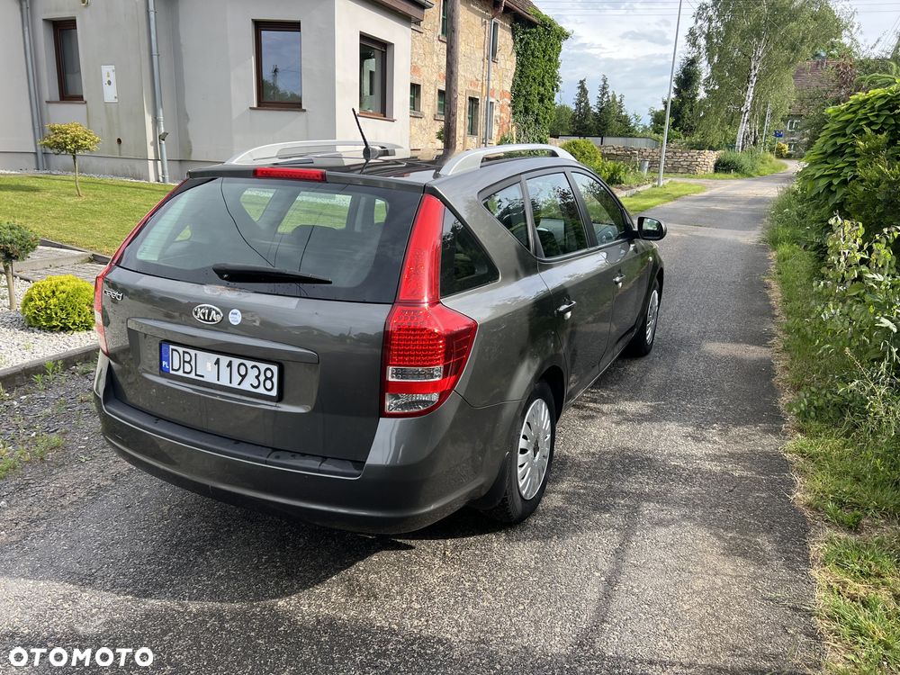 Kia Ceed 1.4 L - 7