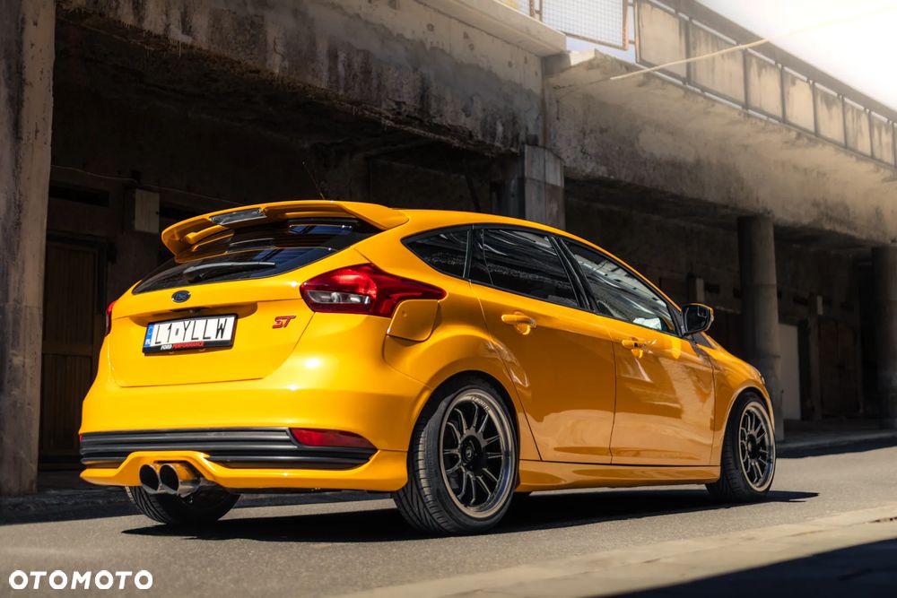 Ford Focus ST - 7