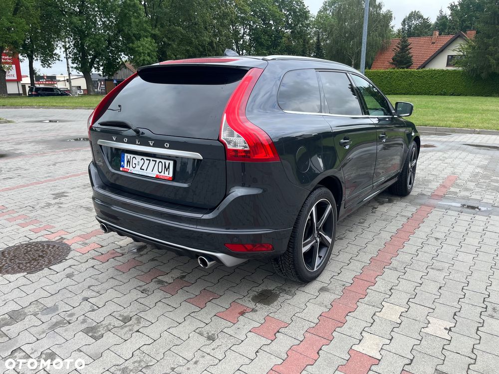 Volvo XC 60 D5 AWD R-Design Momentum - 3