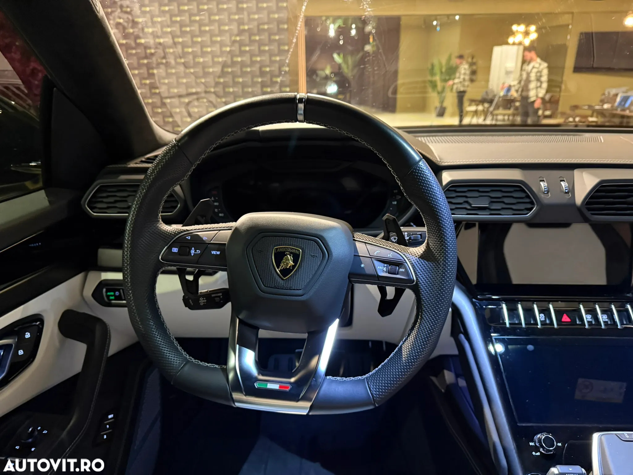 Lamborghini URUS - 19