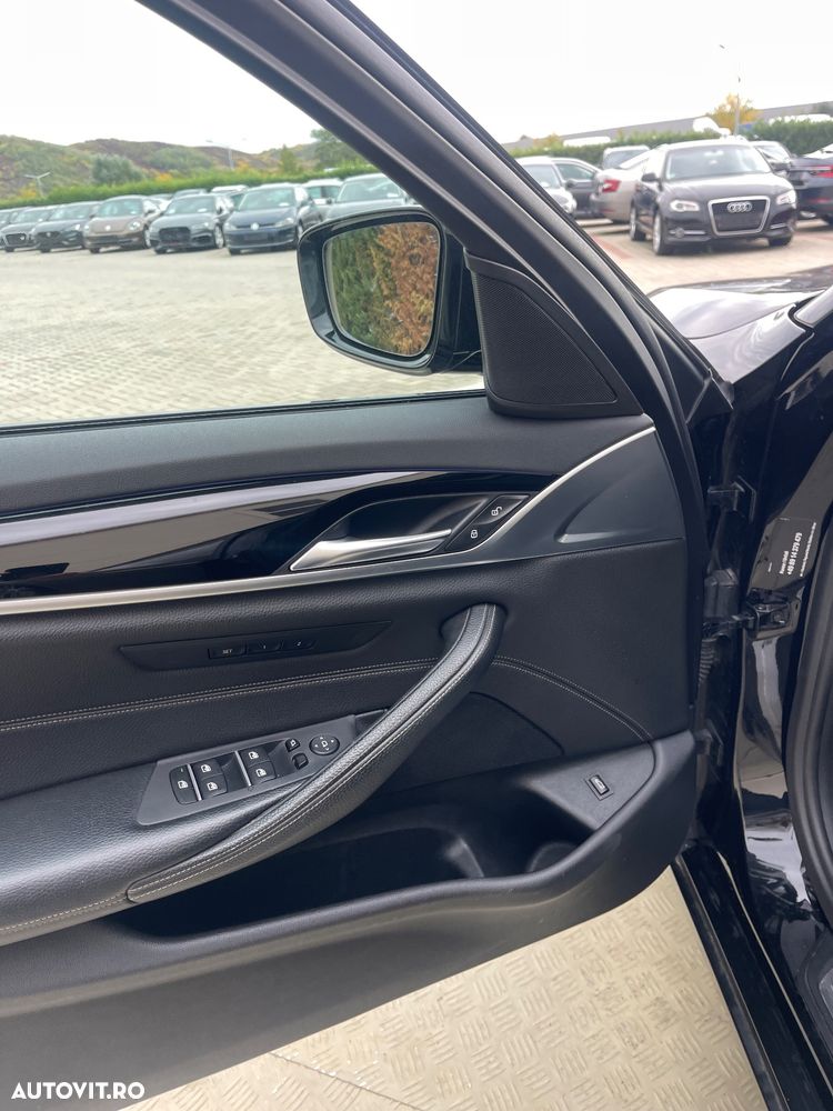 BMW Seria 5 520d xDrive AT - 29