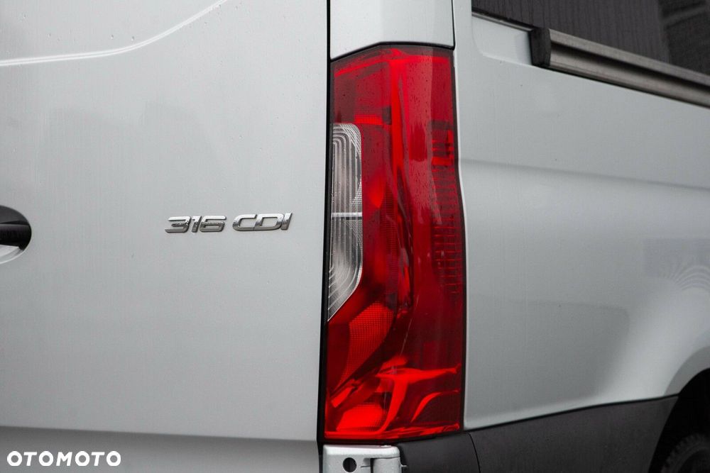 Mercedes-Benz Sprinter - 10