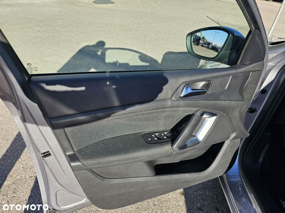 Peugeot 308 1.6 THP Access - 37