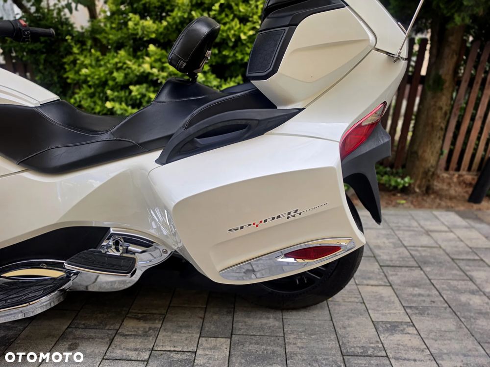 Can-Am Spyder - 16