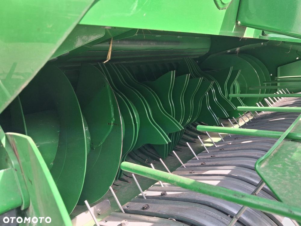 John Deere V451M - 8