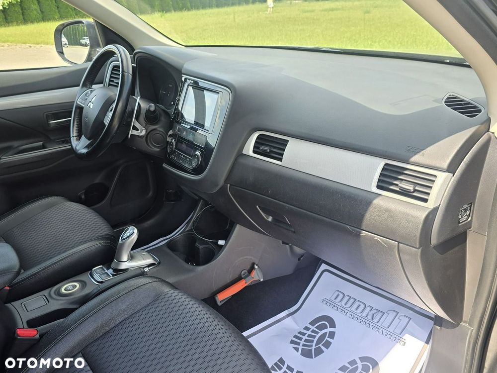 Mitsubishi Outlander - 26