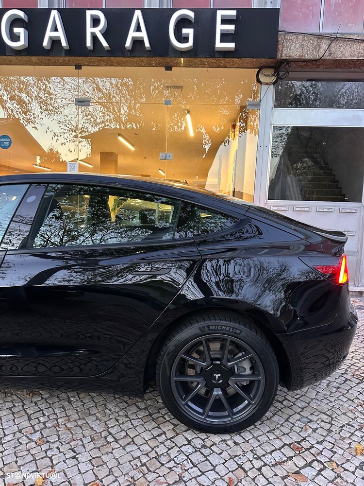 Tesla Model 3 - 4