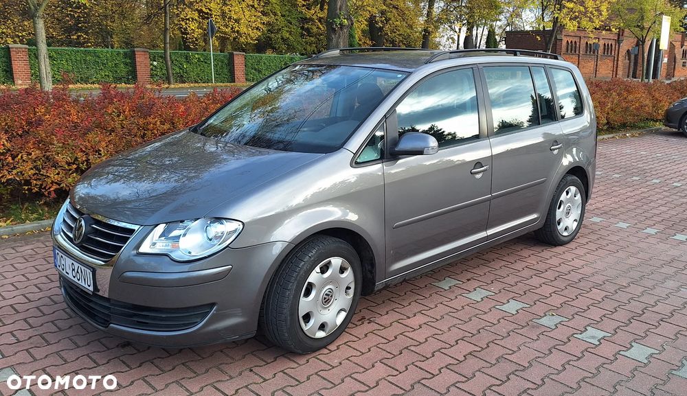 Volkswagen Touran - 1