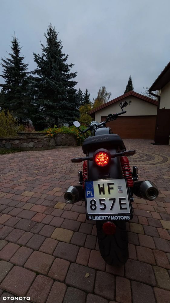 Moto Guzzi V7 - 19