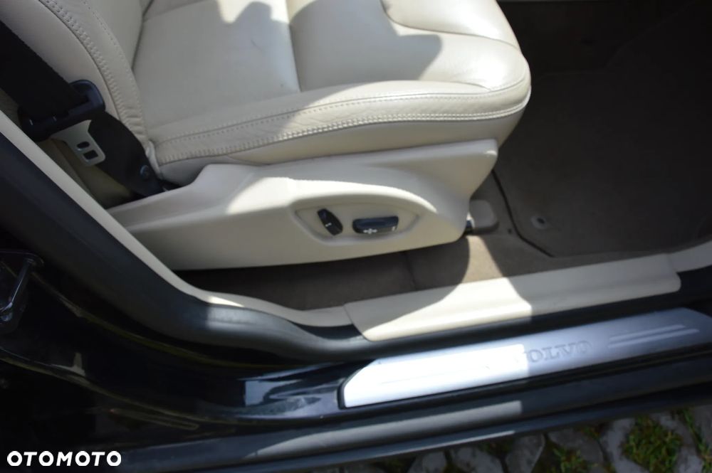 Volvo XC 60 DRIVe R Design - 15