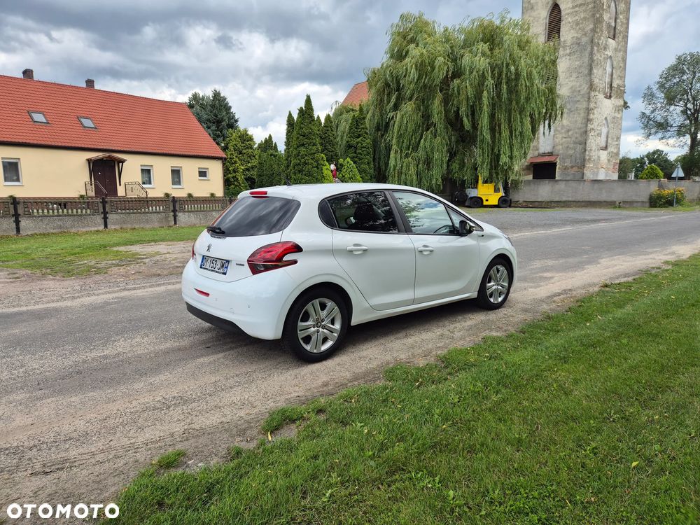 Peugeot 208 - 4