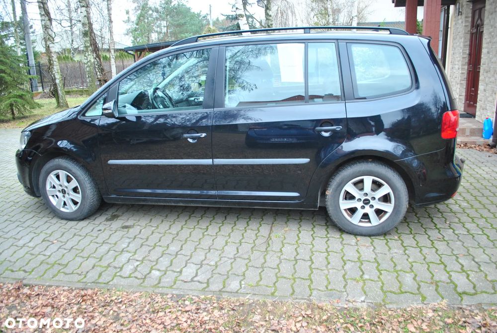 Volkswagen Touran 1.6 TDI DPF BlueMotion Technology Comfortline - 9