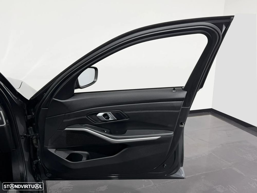 BMW 320 e Corporate Edition Auto - 39