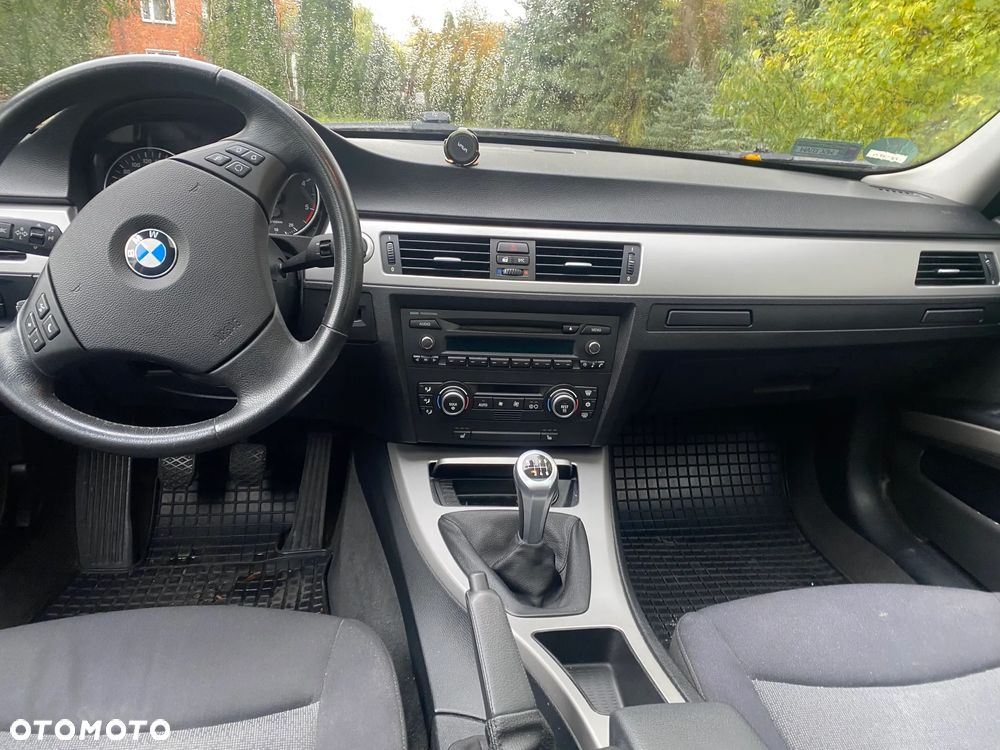 BMW Seria 3 320d - 11