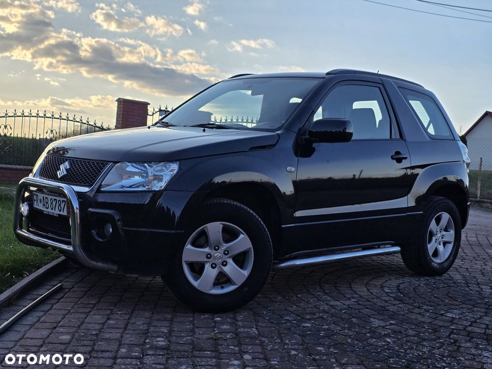 Suzuki Grand Vitara 1.6 Black&White - 2