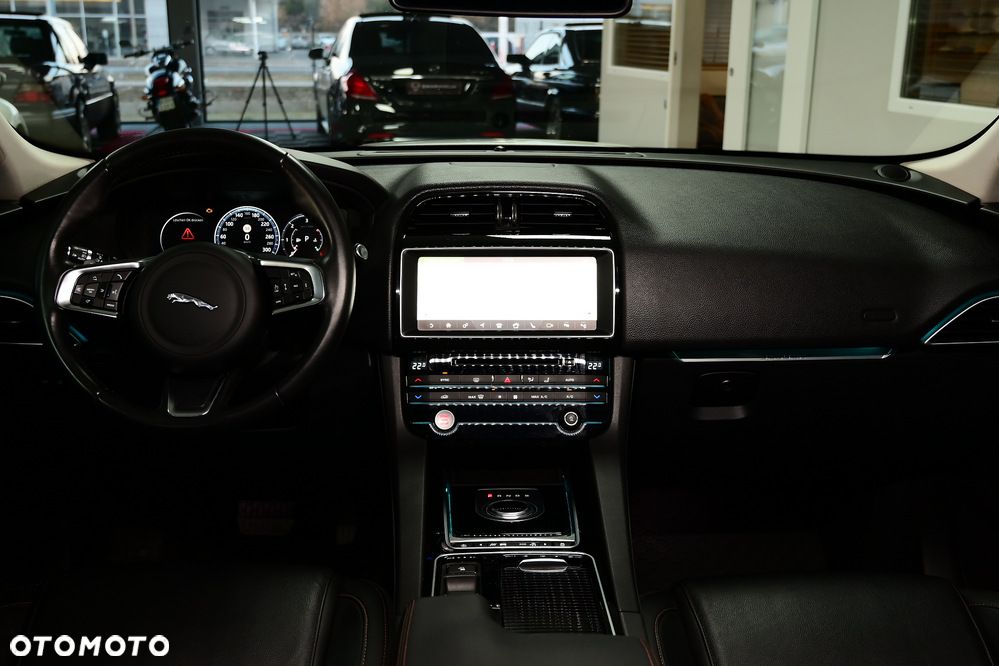 Jaguar F-Pace 2.0 i4D AWD R-Sport - 21