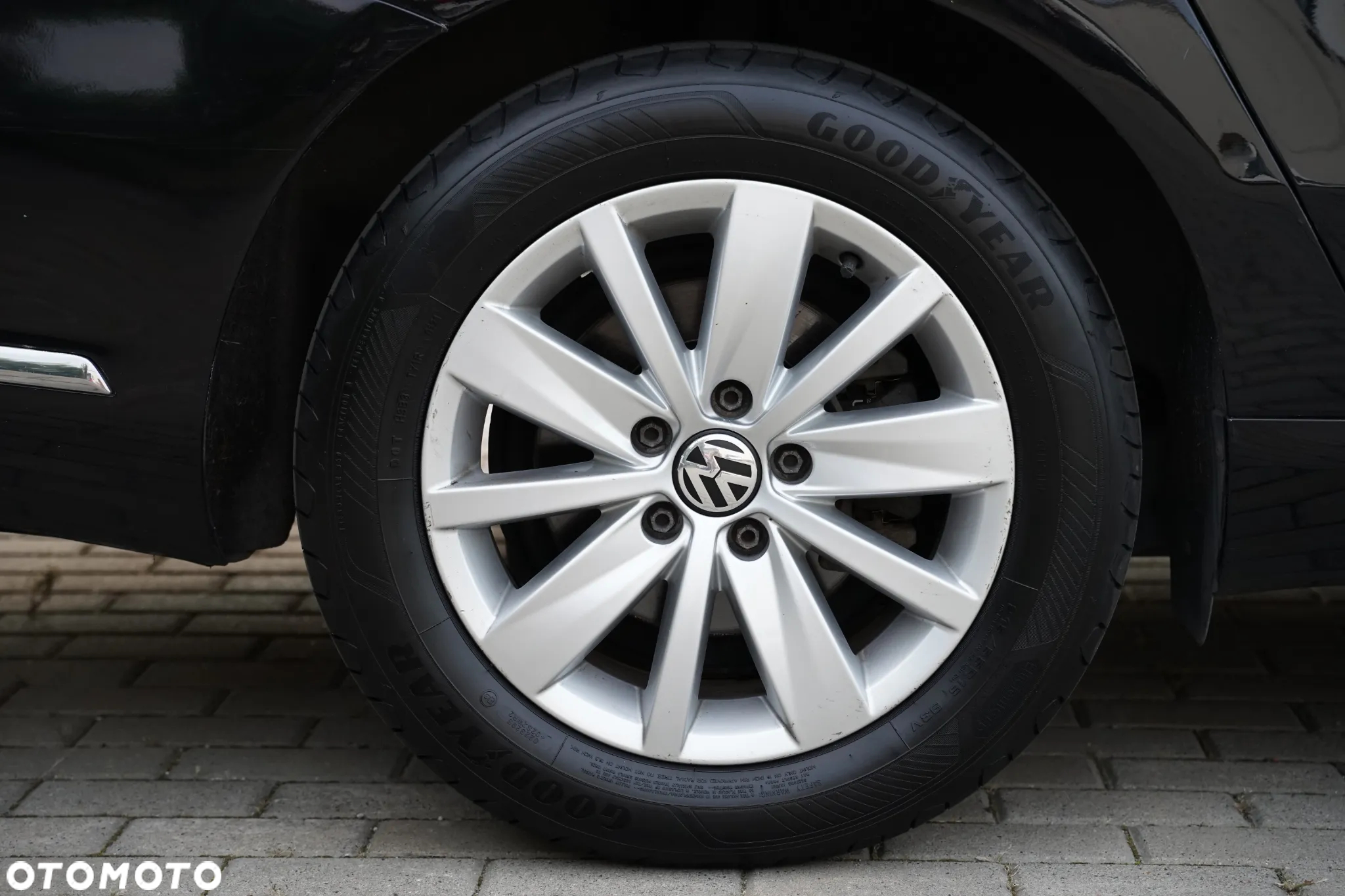Volkswagen Passat - 37