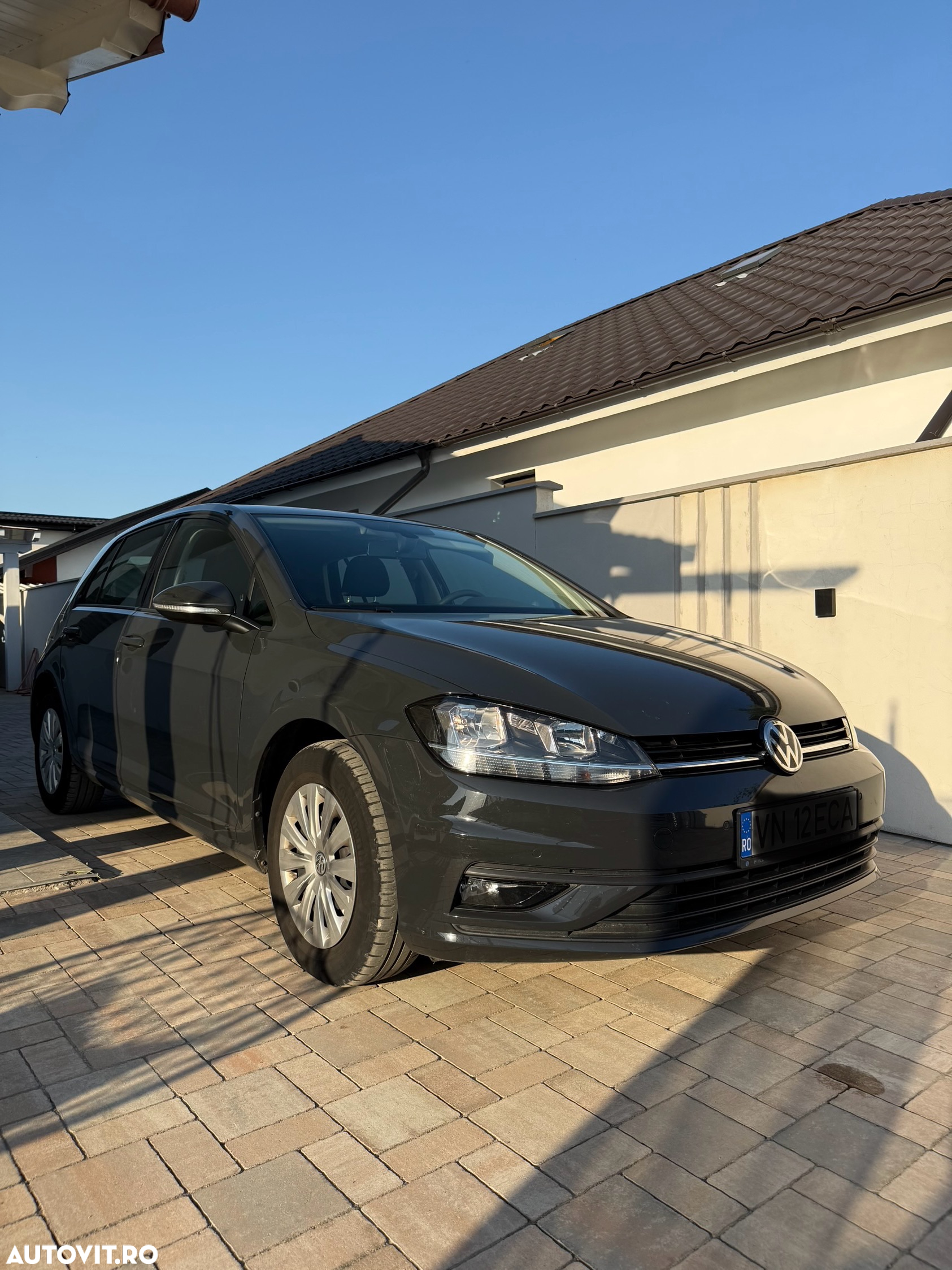 Volkswagen Golf 1.6 TDI Highline - 2
