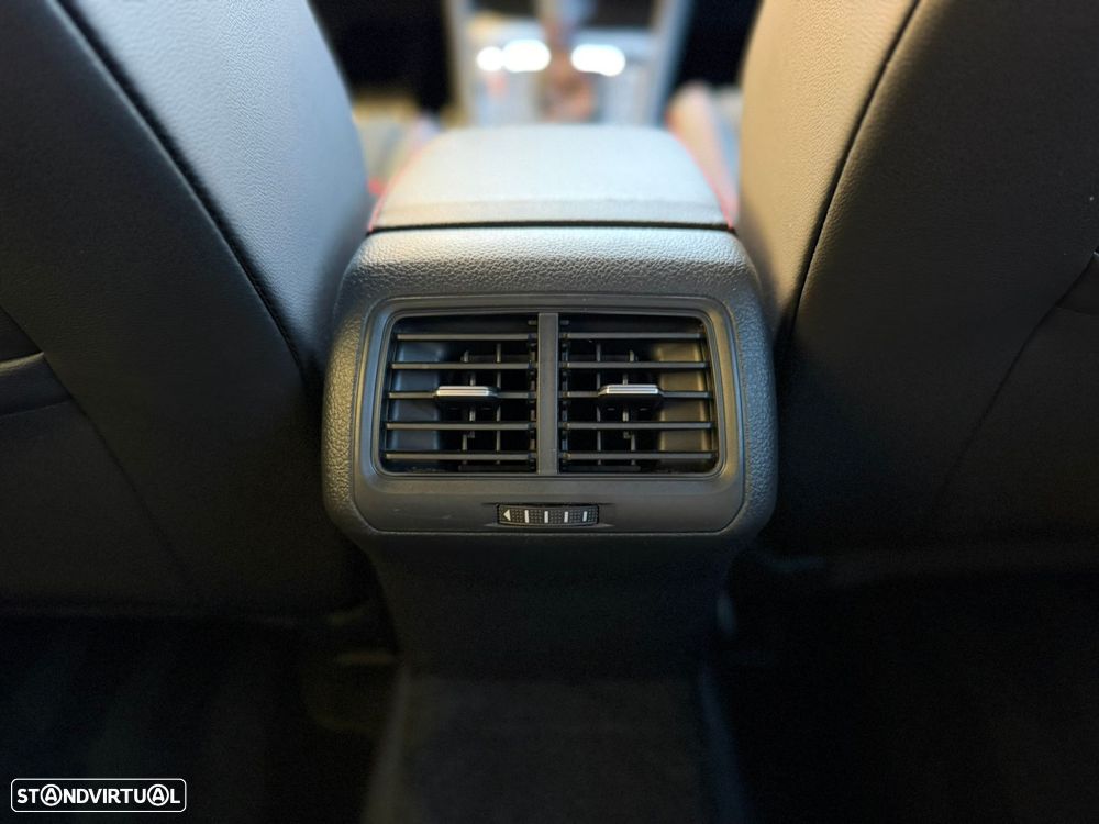 VW Golf 2.0 TSI GTI DSG Performance - 50
