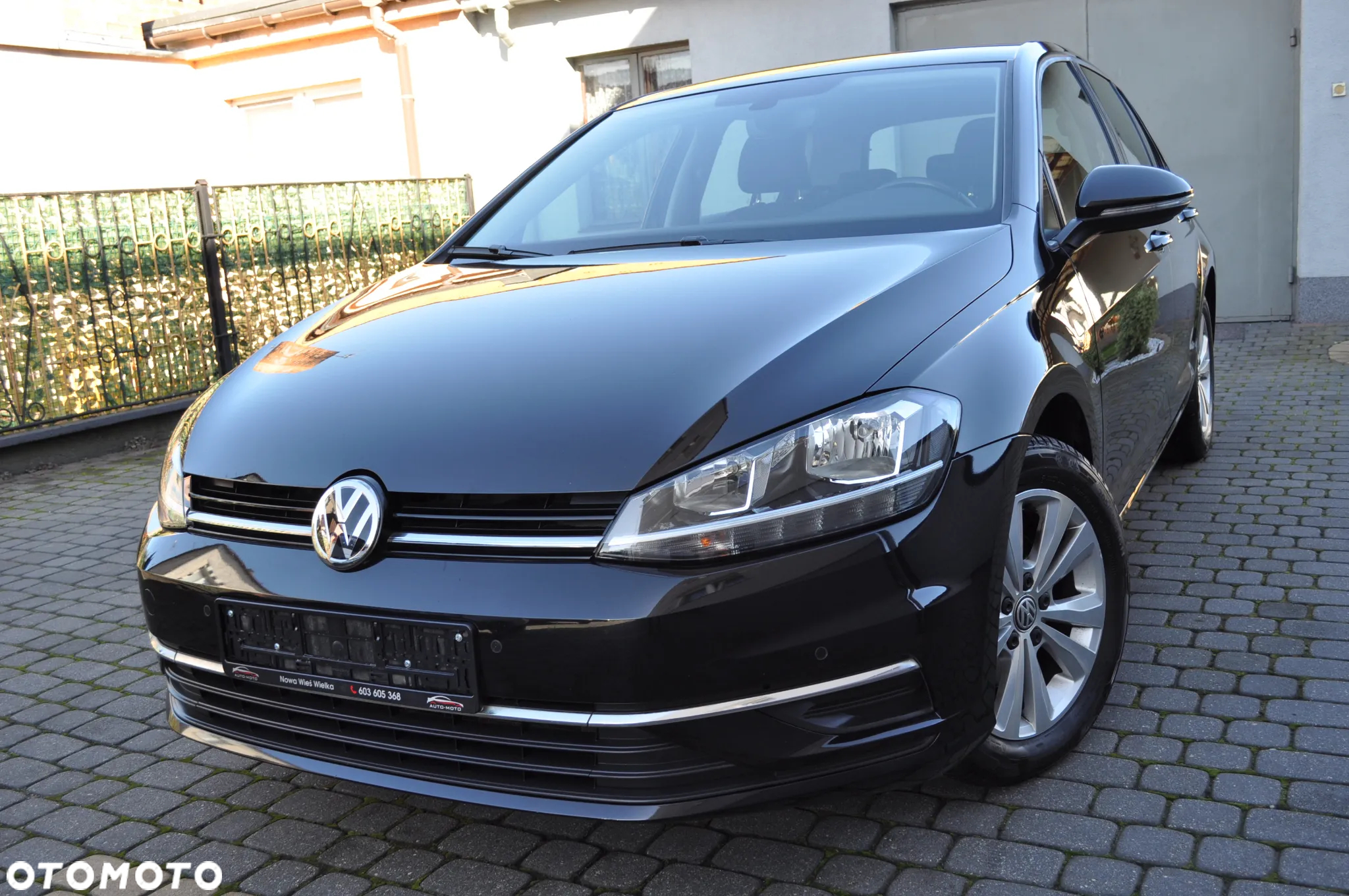 Volkswagen Golf 1.4 TSI BlueMotion Technology Comfortline - 2