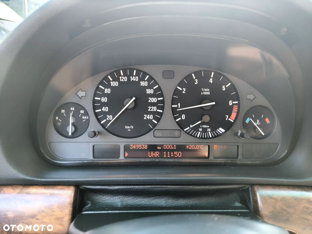 BMW Seria 7 - 35