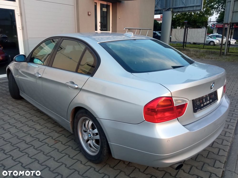 BMW Seria 3 320i - 2