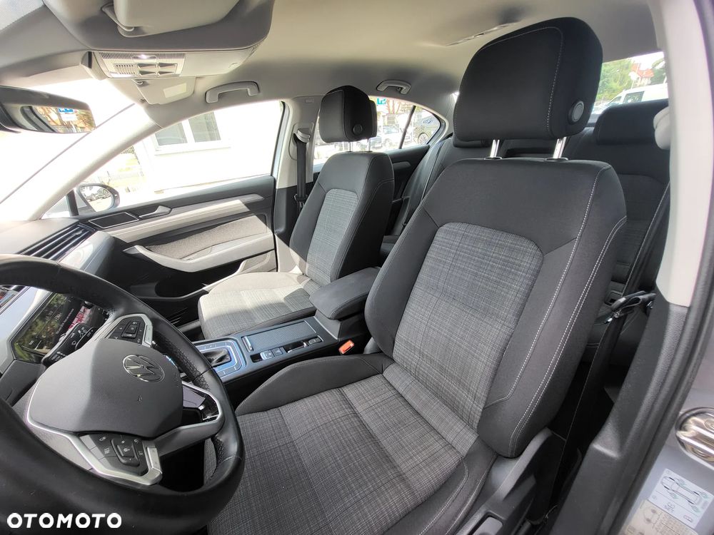 Volkswagen Passat 2.0 TSI Business DSG - 25
