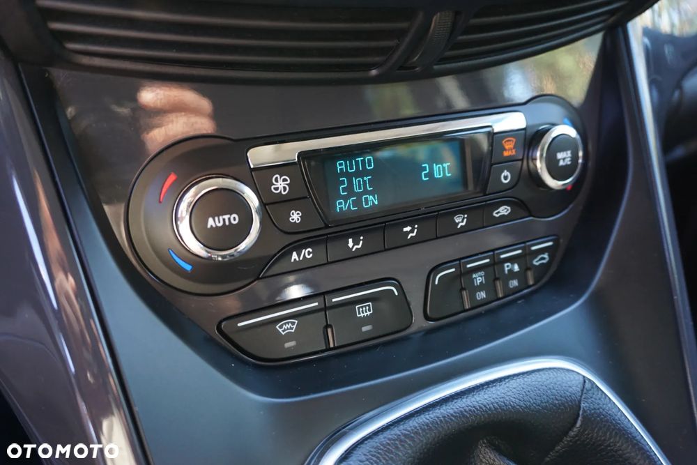 Ford Kuga 2.0 TDCi 2x4 Titanium - 21