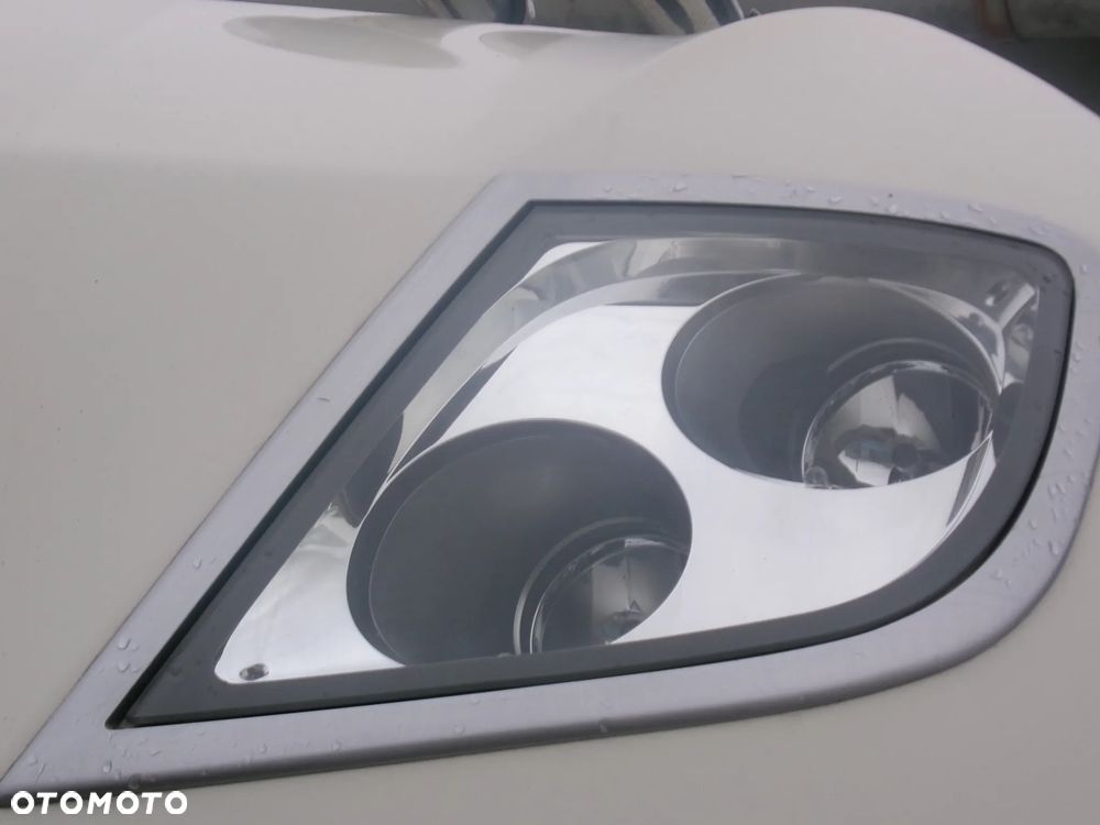 LAMPA DACHOWA SKYLIGHT LEWA i PRAWA DAF - 3