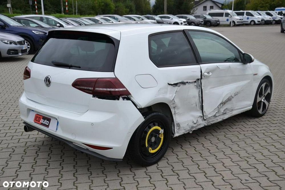 Volkswagen Golf - 7