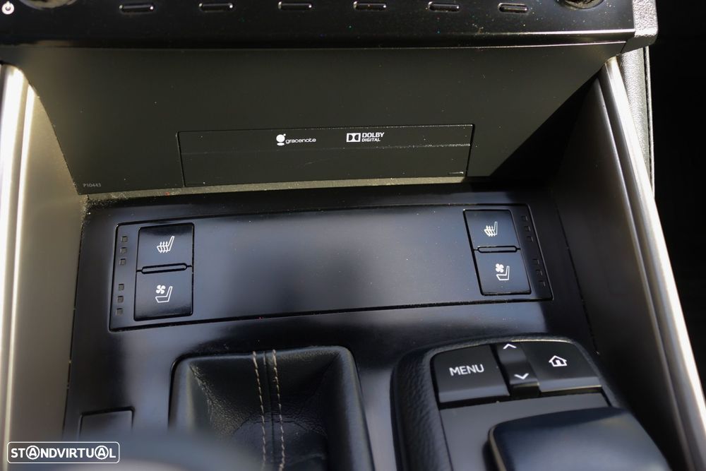 Lexus IS 300H F Sport - 40