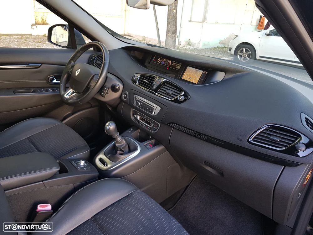 Renault Scénic 1.5 dCi Exclusive SS - 36