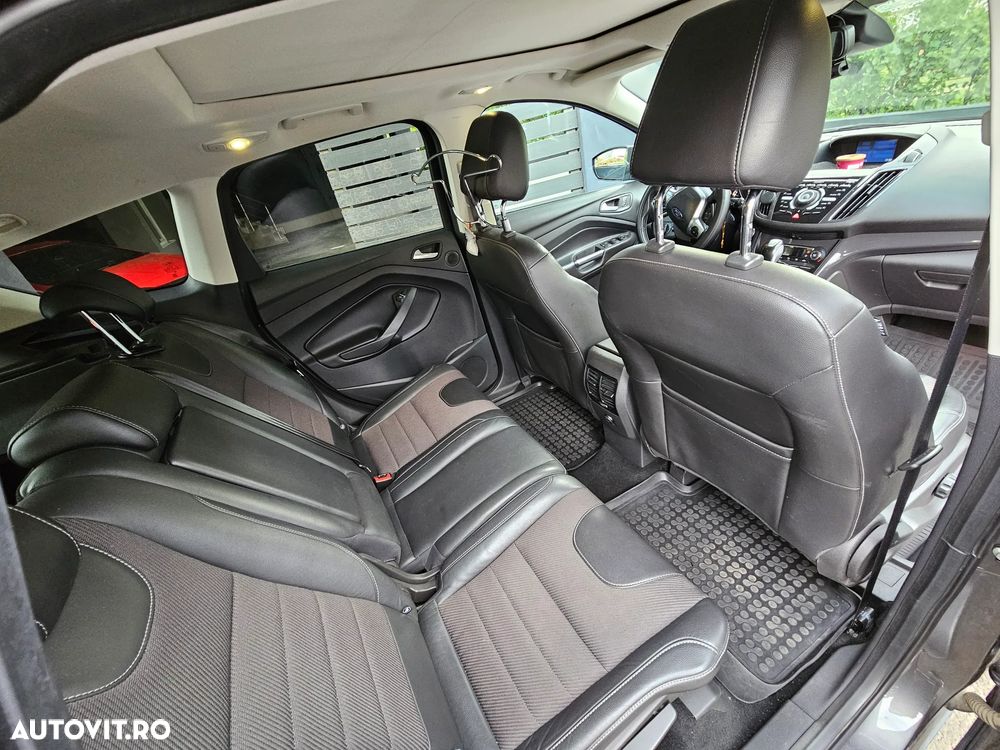 Ford Kuga 2.0 TDCi Powershift 4WD Titanium - 6