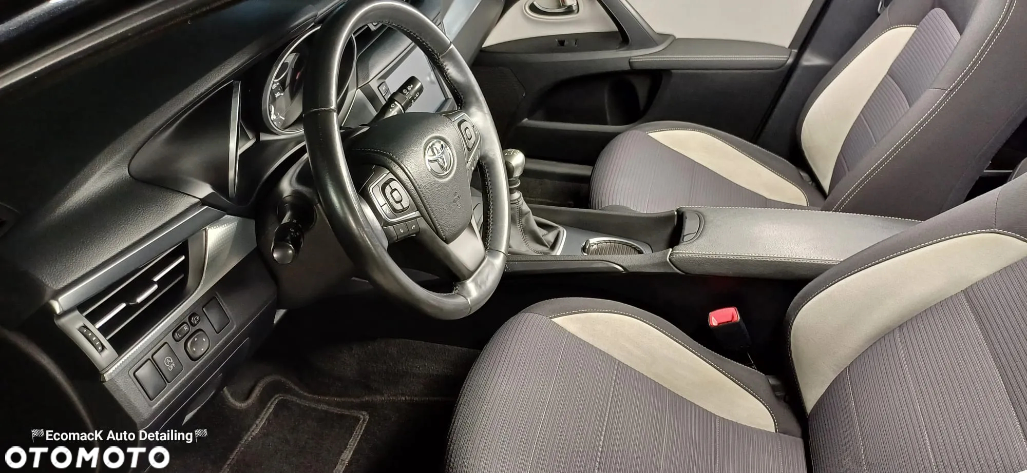 Toyota Avensis 2.0 D-4D Premium - 7